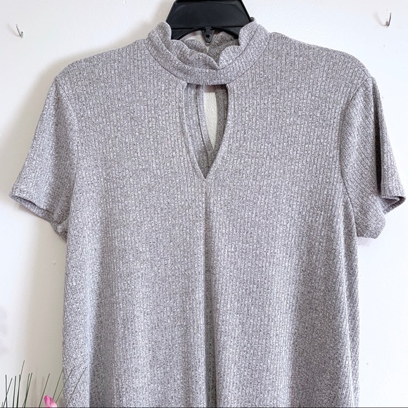 Altar’d State Gray Ribbed Keyhole Top - Picture 2 of 8